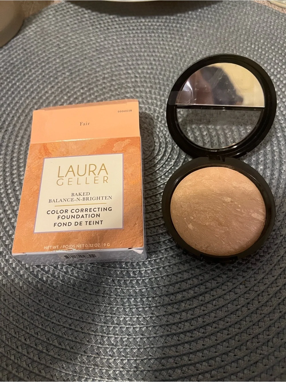Laura Geller  Baked Balance-N-Brighten Color Correcting Foundation - Fair